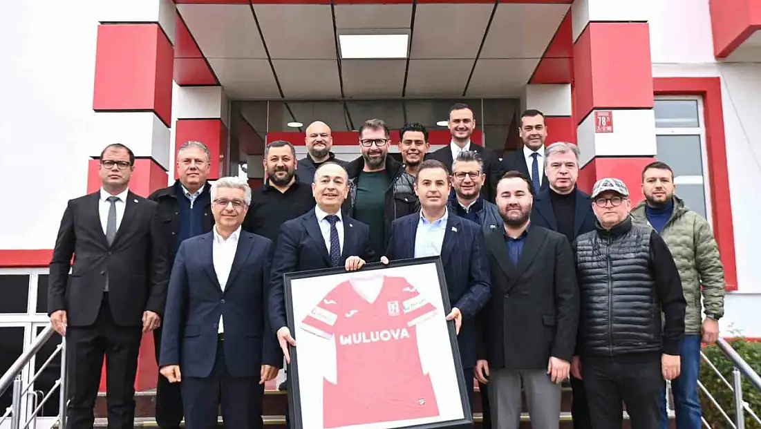 Balıkesir Büyükşehir Belediye Başkanı Ahmet Akın, Balıkesirspor Kulübü'nü ziyaret etti