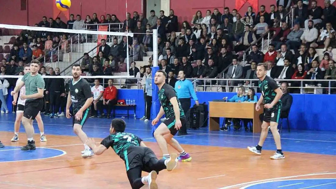 Çal'da filenin şampiyonu belli oldu