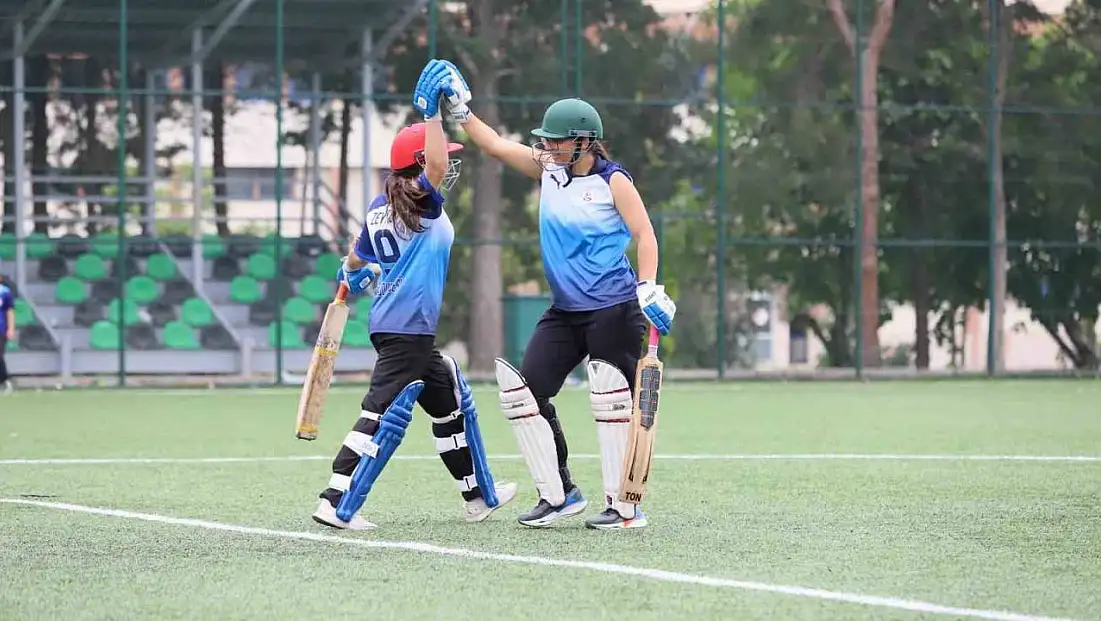 Kriket gençler Türkiye şampiyonası heyecanı Denizli'de yaşandı