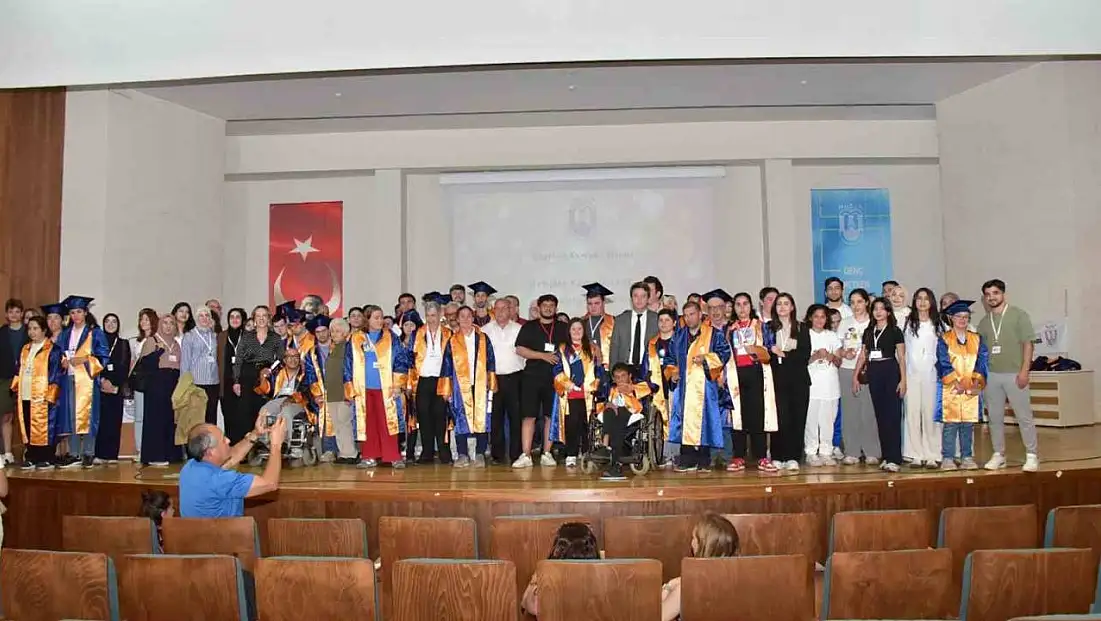 MSKÜ'de özel öğrencilere temsili mezuniyet töreni