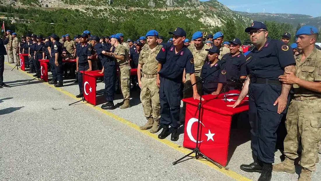 Muğla'da 64 engelli birey yemin ederek bir günlüğüne asker oldu