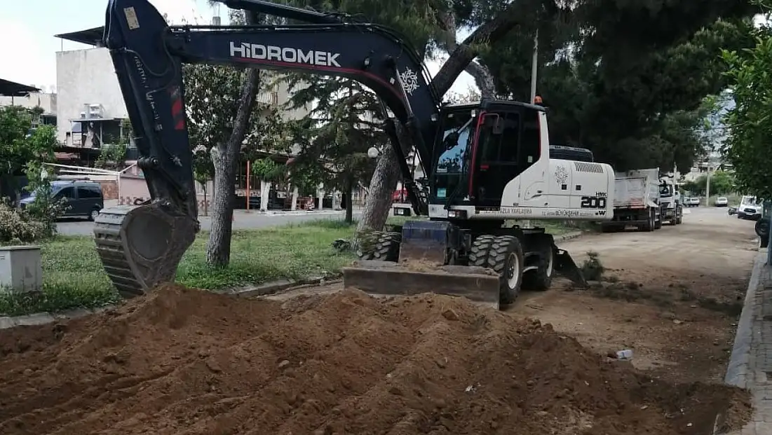 Oda mezar kontrollü bir şekilde kapatıldı, yol çalışmaları tekrar başladı