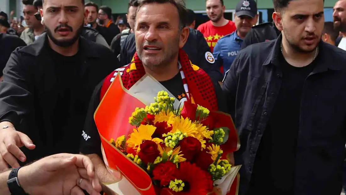 Şampiyon Galatasaray, İzmir'e geldi