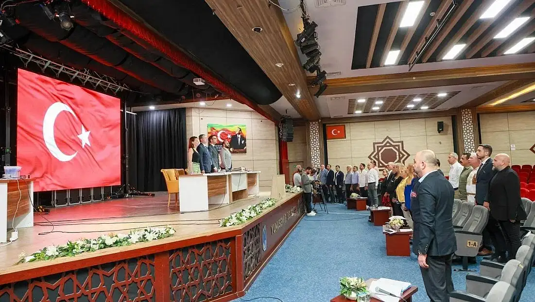 Yunusemre Belediye Meclisi'nden Özgür Özel'e yapılan saldırıya kınama