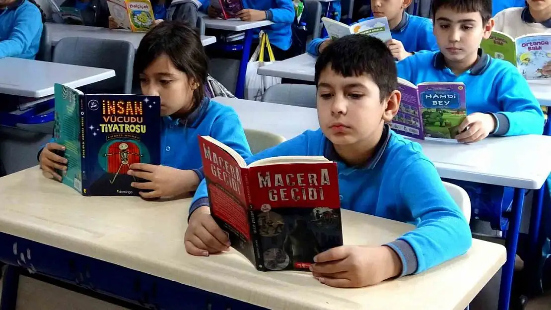 'Bir Kitap Bir İnsan Projesi' Menteşe'de yoğun ilgi gördü
