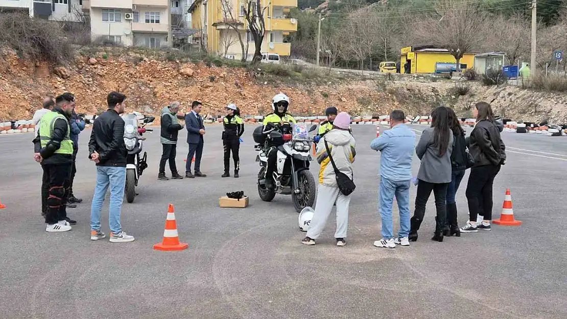 'KASKOM Kaskınız Güvenceniz' projesi eğitimleri devam ediyor