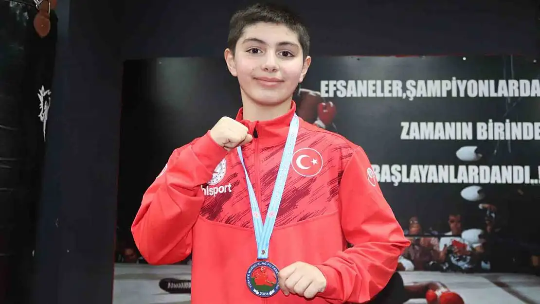 'Rocky' filminden etkilendi, Türkiye şampiyonu oldu