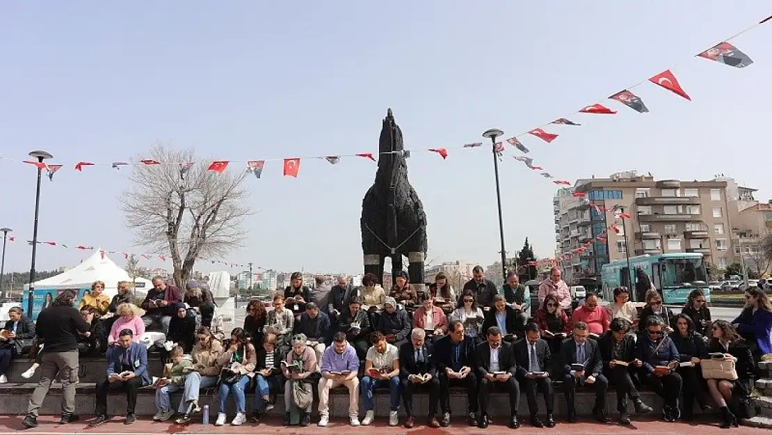 'Türkiye Okuyor Çanakkale Okuyor'