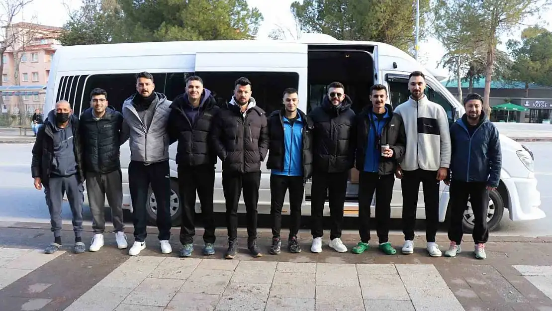 1. Lig'i hedefleyen Denizlispor, play-off için Eskişehir'e gitti