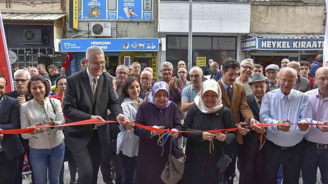 100 yıl geçmişe götüren sergi büyük beğeni topladı