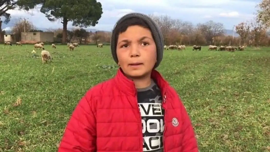 12 yaşındaki küçük çoban videolarındaki diyalogları ile sosyal medyanın yeni fenomeni oldu