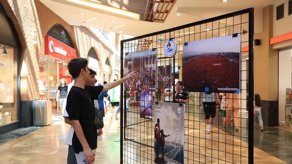 15 Temmuz fotoğraf sergisine vatandaşlardan büyük ilgi