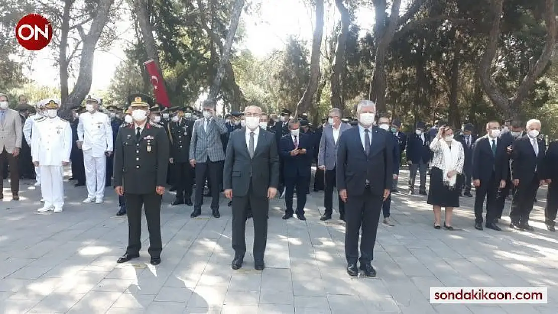 15 Temmuz şehitleri, İzmir Kadifekale Şehitliği'nde anıldı