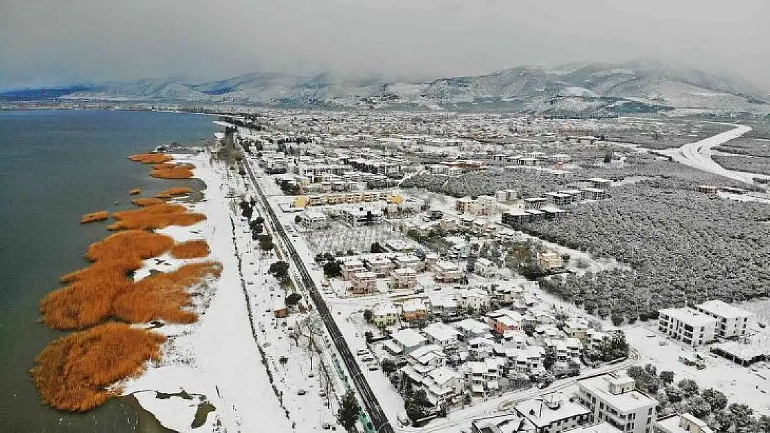 2 bin yıllık antik kentin beyaz örtüsü büyüledi