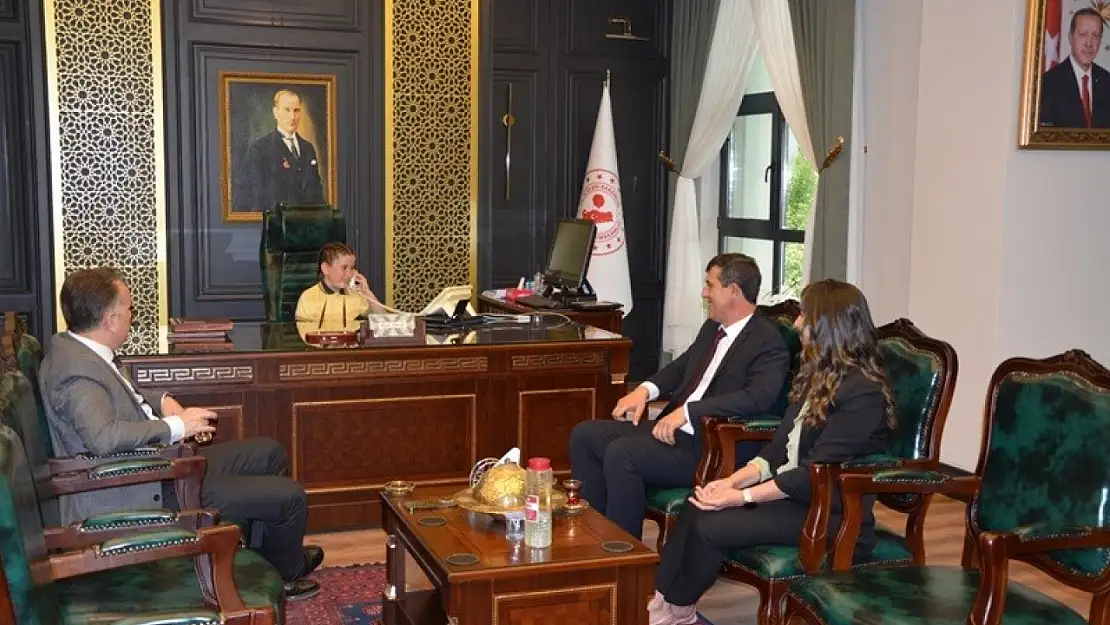 23 Nisan'da Kaymakamlık koltuğu minik Berensu'ya emanet