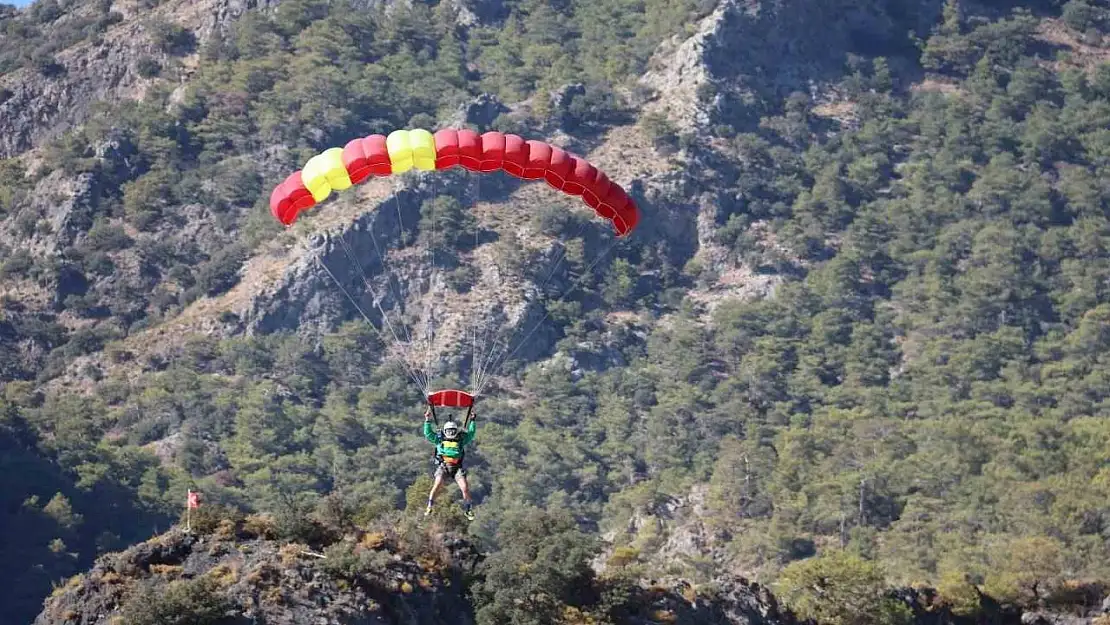 24. Uluslararası Ölüdeniz Hava Oyunları Festivali coşkuyla devam ediyor