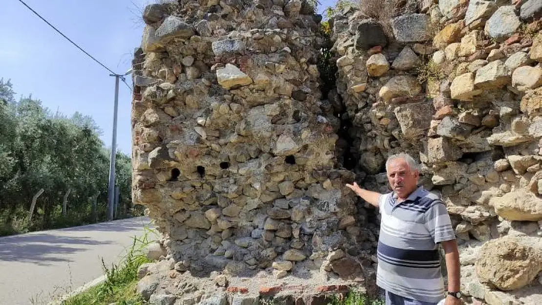2500 yıllık surlar ortadan ayrıldı, yıkılma tehlikesiyle karşı karşıya