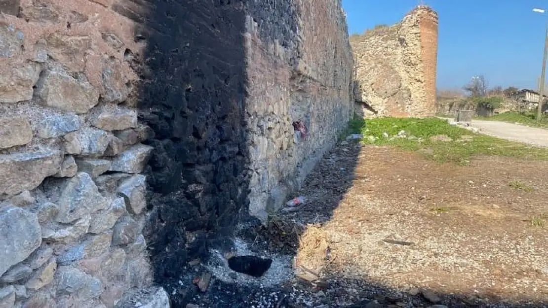 2500 yıllık surlarda ateş yaktılar