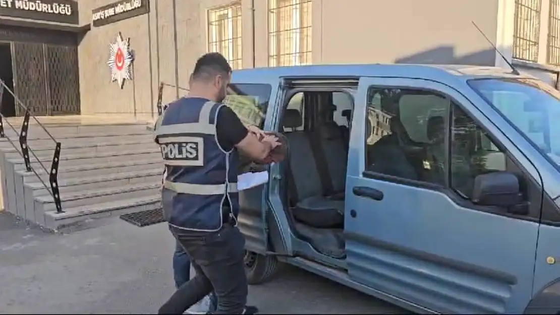 32 yıl aranaması olan zanlı, gece kulubünde yakalandı