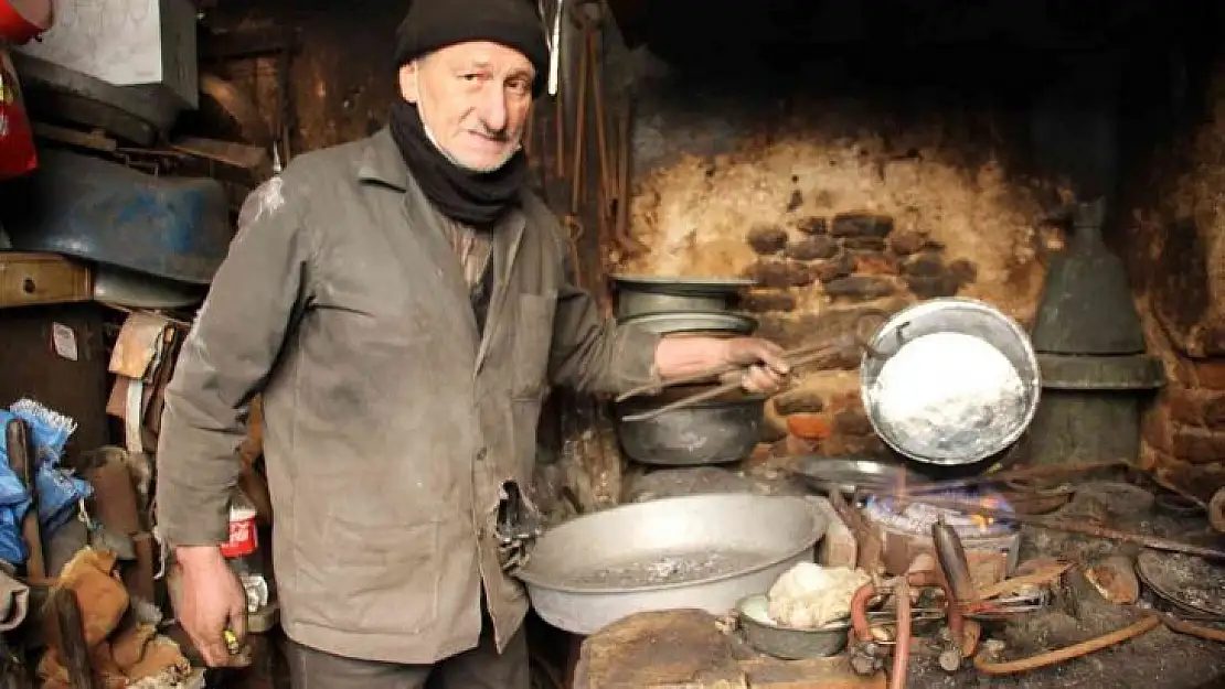 41 yıllık kalay ustası Alkış, gelişen teknolojiye direniyor