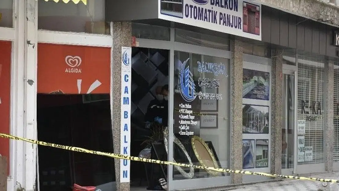 5 yaşındaki çocuk annesini silahla vurdu