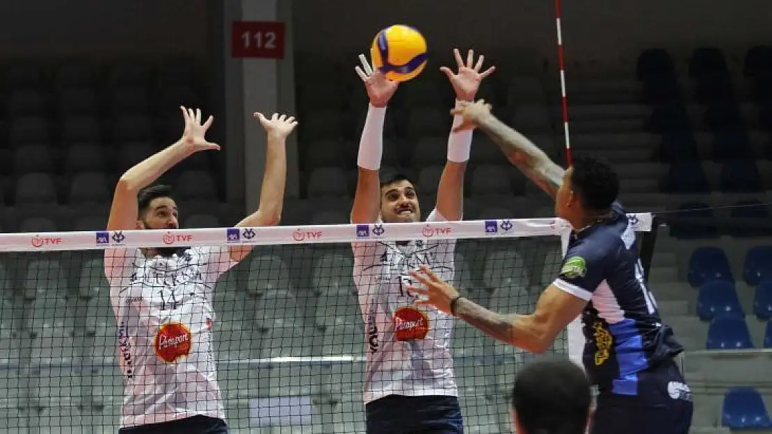7. TSYD İzmir Voleybol Turnuvasında ikinci gün tamamlandı