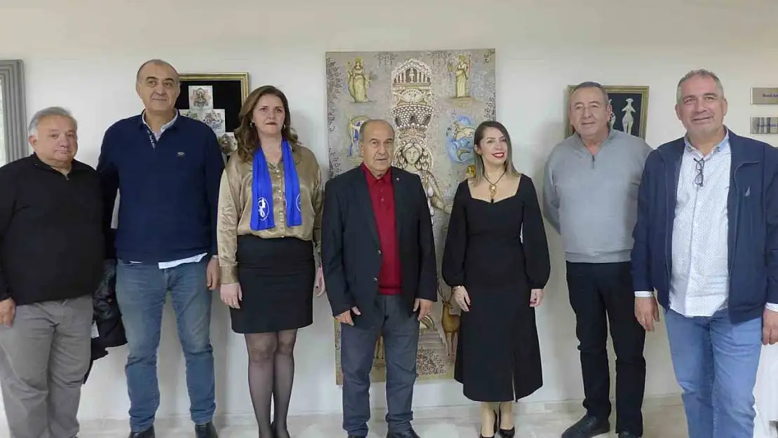 8 Mart'ta '8 Kuşadalı Kadın Sanatçı' Kuşadası Ticaret Odası'nda