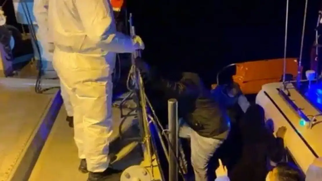 Adada mahsur kalan 36 kaçak mülteci kurtarıldı