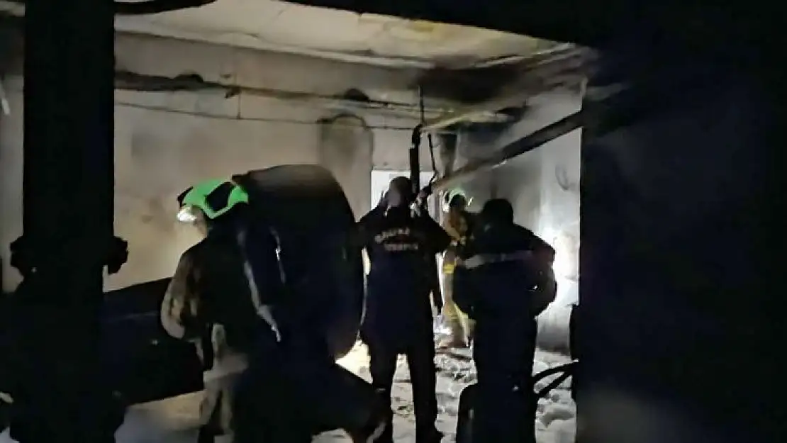 Adliye binasında yangın paniği