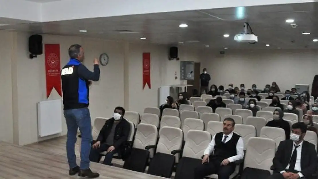 Aile ve Sosyal Hizmetler İl Müdürlüğü personeline afet farkındalık eğitimi