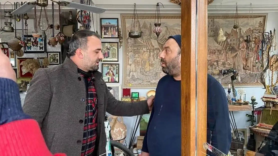 Ailesi canlı yayında onu ararken o antikacı dükkanından çıktı