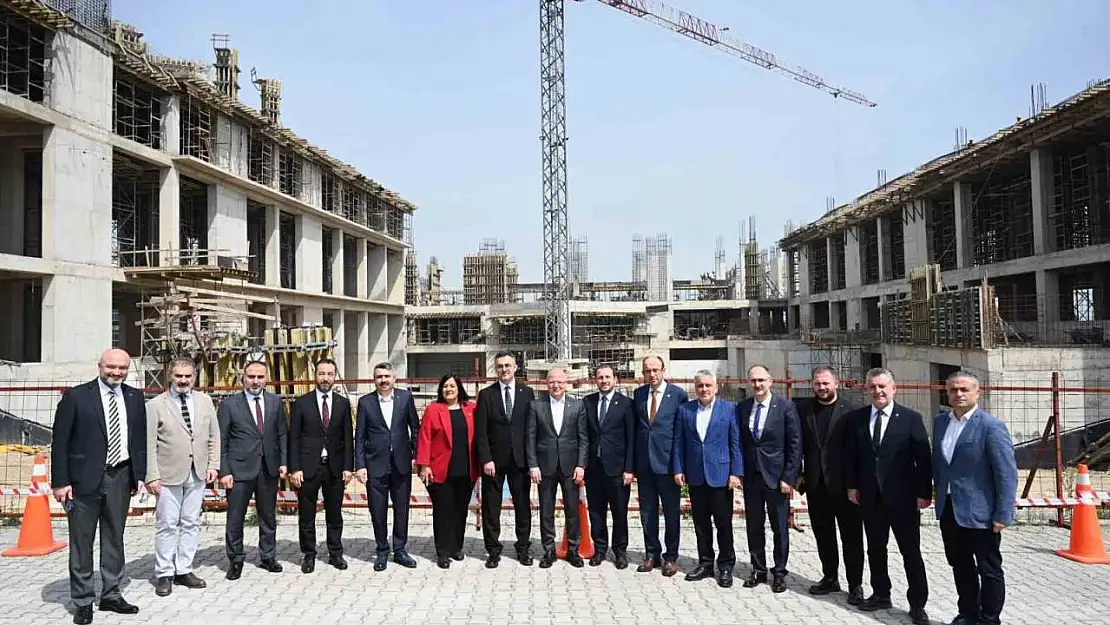 Ak Parti İl Başkanı Davut Gürkan ve 6 milletvekilinden BTÜ çıkarması