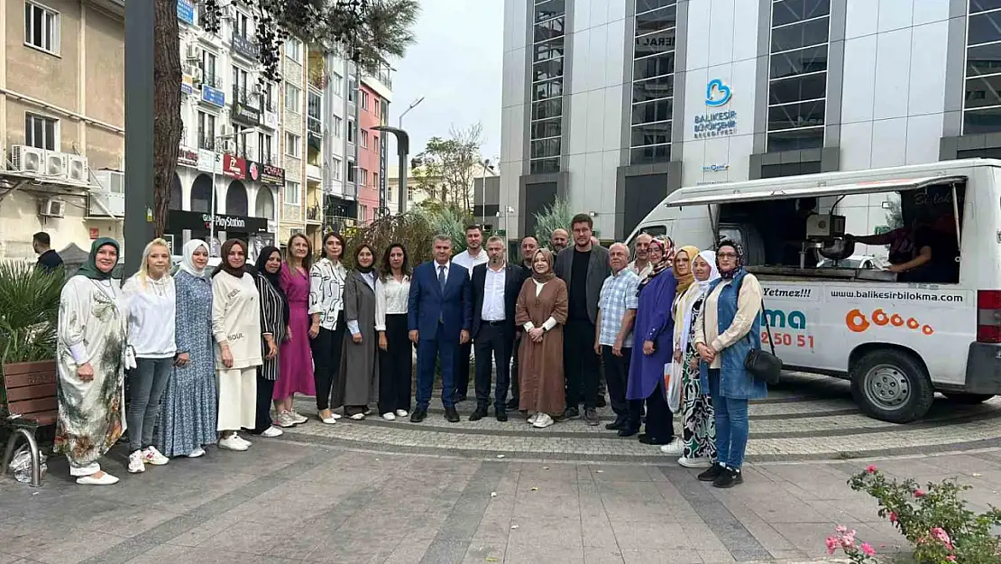 AK Parti Karesi İlçe Kadın Kolları'ndan Geleneksel Lokma Hayrı