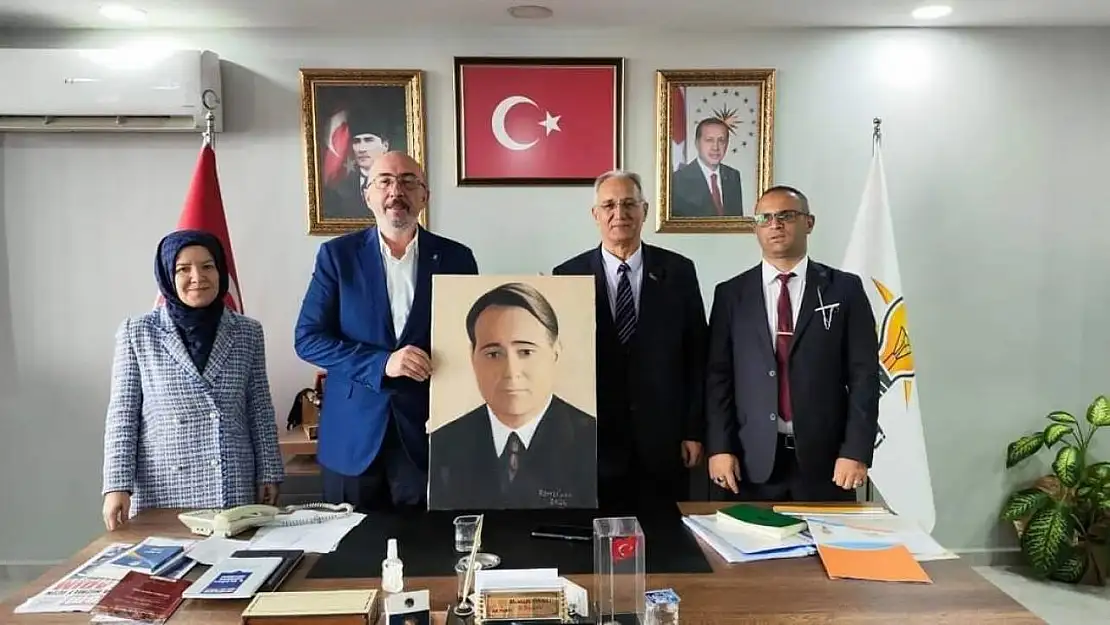 AK Parti Kütahya İl Başkanı Önsay'a anlamlı hediye