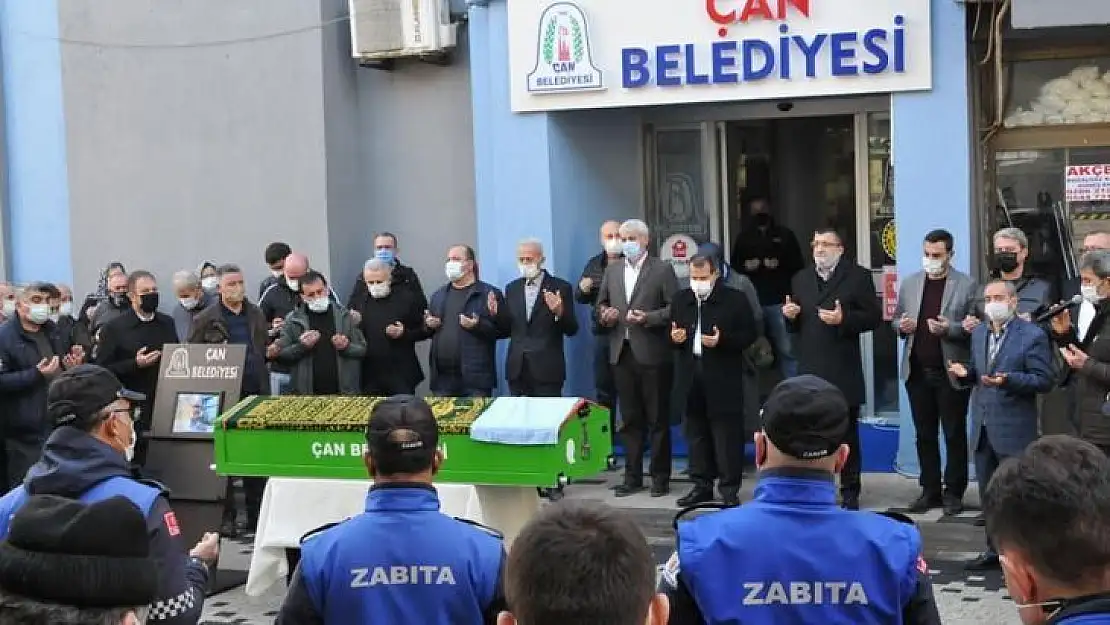 AK Parti'li meclis üyesi toprağa verildi