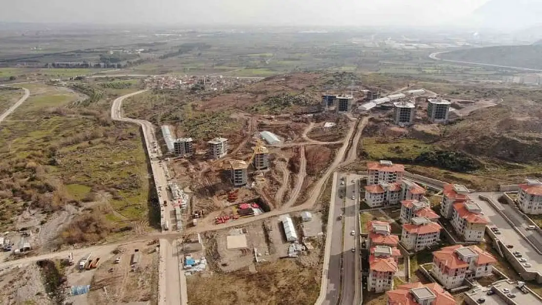 Akgedik'te bloklar yükseliyor