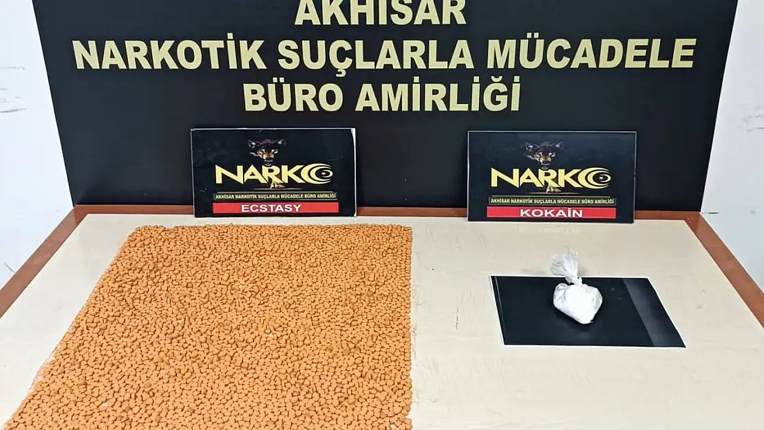 Akhisar'da uyuşturucu tacirlerine darbe: 3 kişi tutuklandı