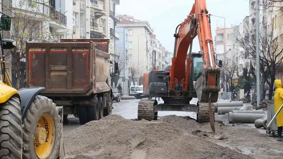Akhisar'ın prestij caddelerinde hummalı çalışma