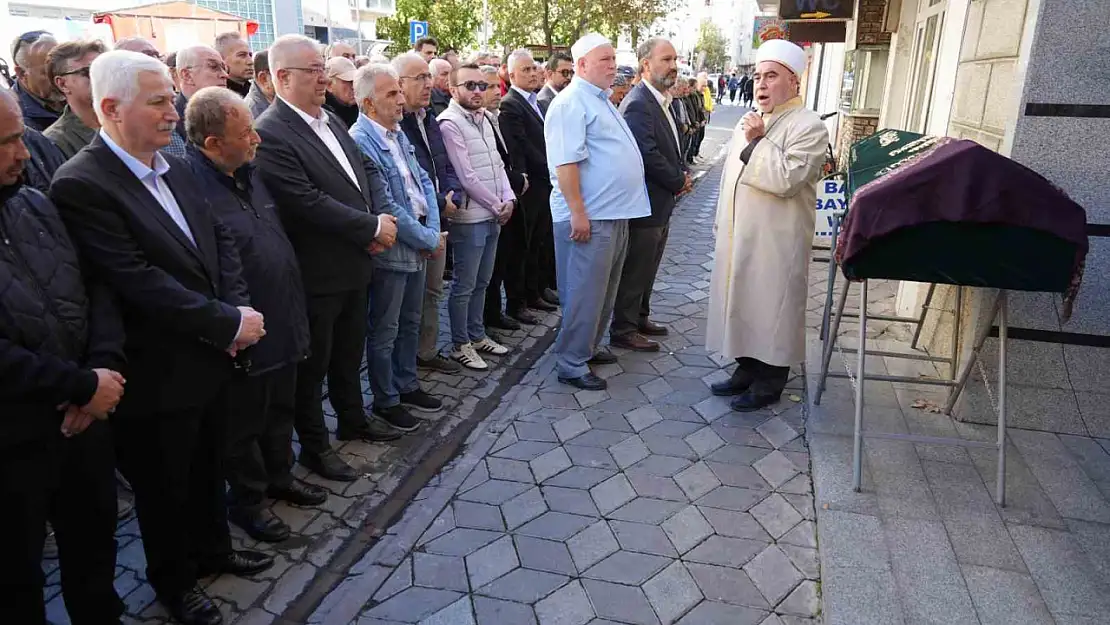 Aksaray'daki kazada yaralanarak tedavi gördüğü hastanede hayatını kaybeden Hafize Çimen, Edremit'te defnedildi