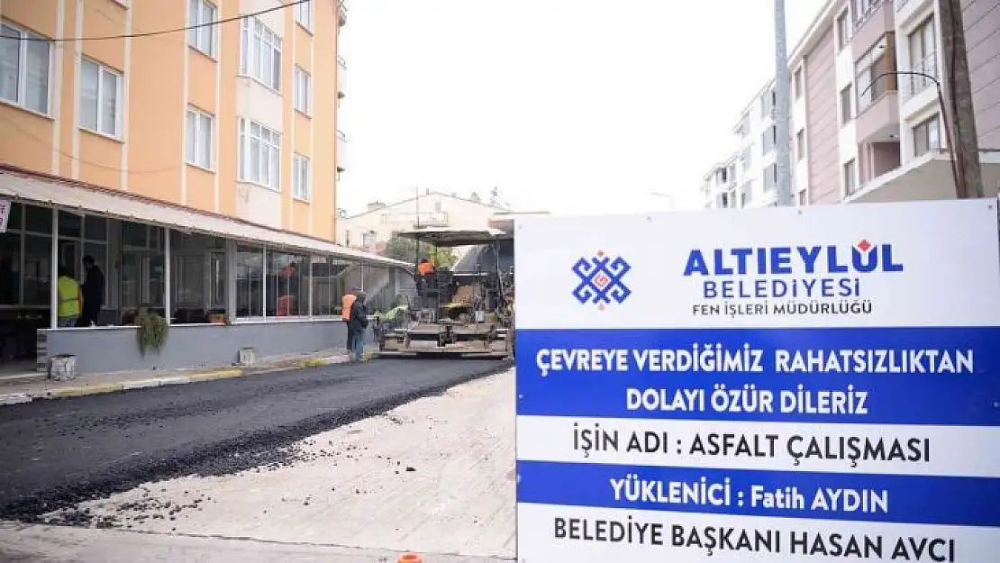 Altıeylül'de asfaltlama çalışmaları başladı