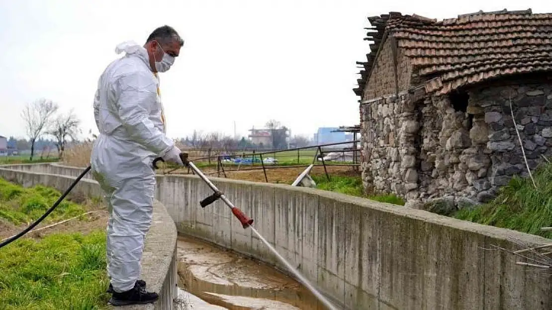 Altıeylül'de haşere ile mücadele kışın da sürüyor