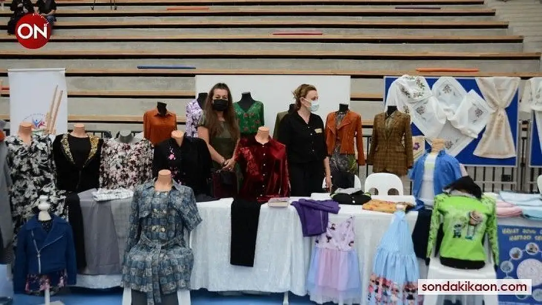 Altıeylül'de hayat boyu öğrenme sergisi açıldı