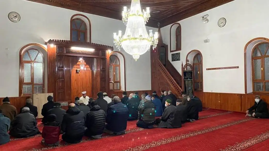 Altıntaş Gecek köyünde sabah namazı programı