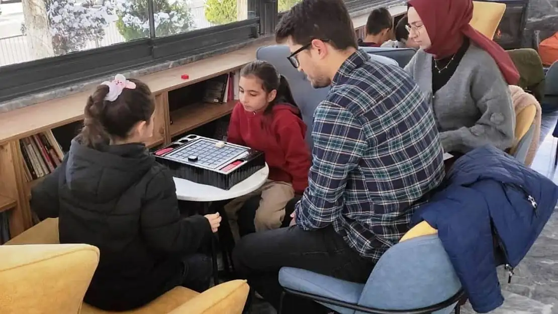 Altıntaş'ta akıl ve zeka oyunları turnuvası
