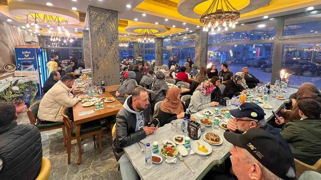 Altıntaş'ta şehit aileleri ve gaziler onuruna iftar verildi