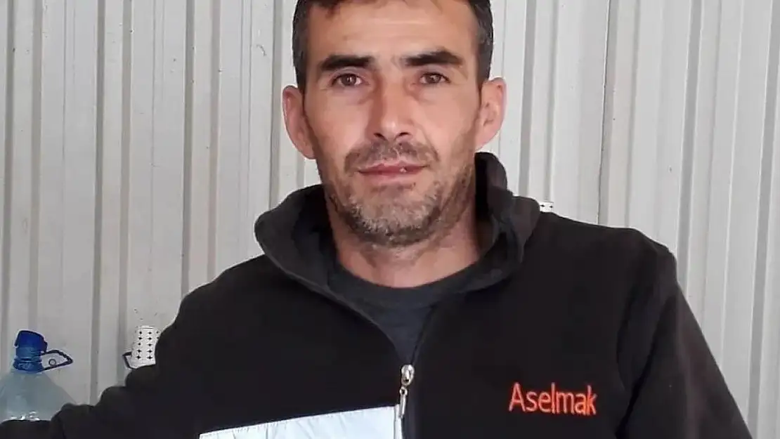 Altıntaş'taki trafik kazasında anne ile oğlu hayatını kaybetti