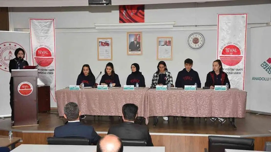 Anadolu Mektebi Yazar Okumaları öğrenci paneli yapıldı