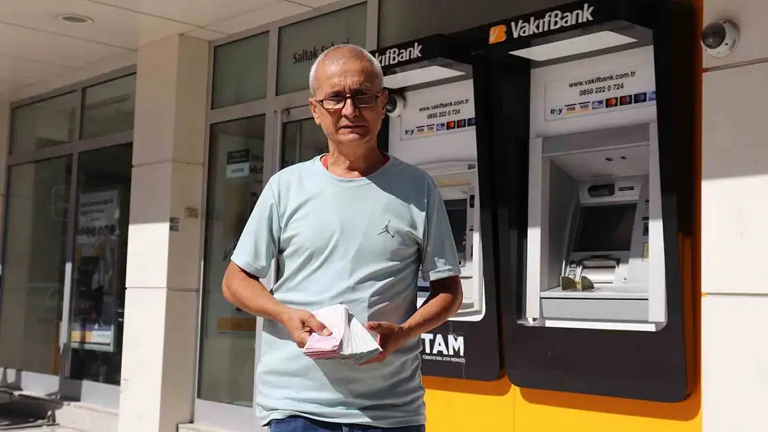 Arıza yapan ATM, başka müşterinin yatırdığı parayı emekli askere geri verdi