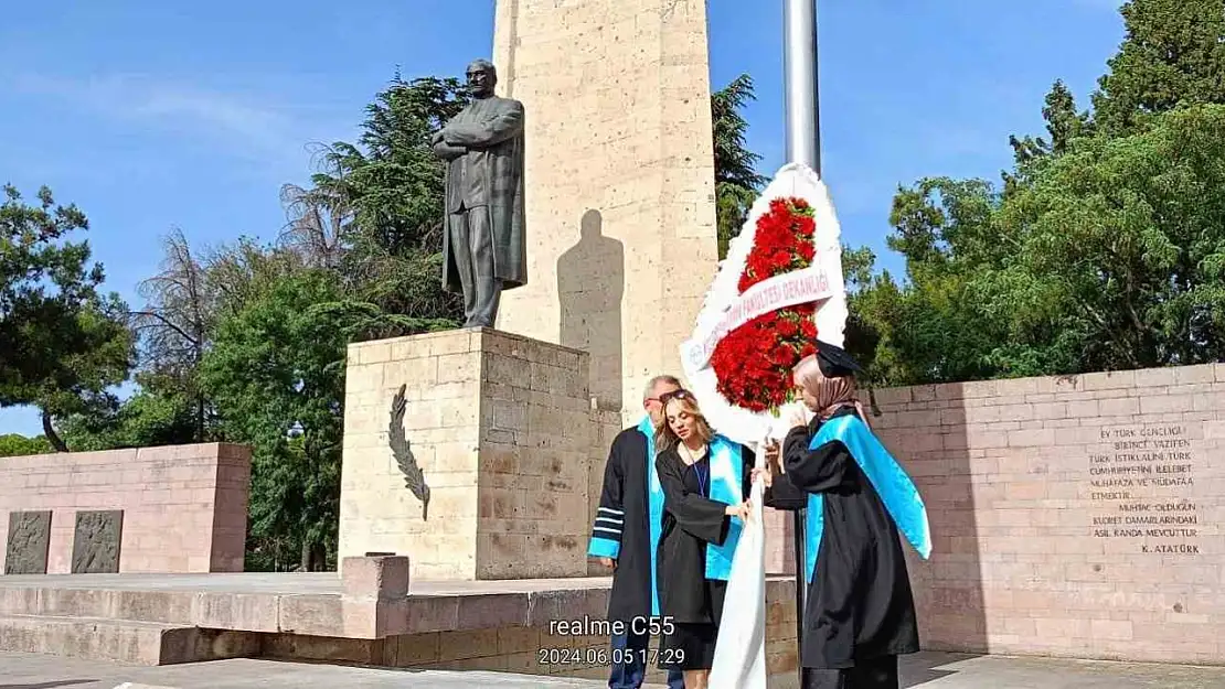 Asırlık Çınar Necatibey, 100. dönem mezunlarını verdi