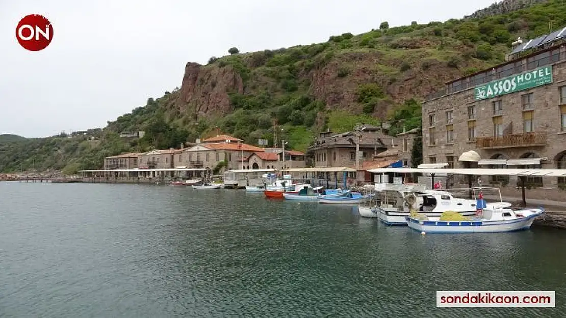 Assos Antik Liman'da kaya ıslahı çalışmaları sürüyor